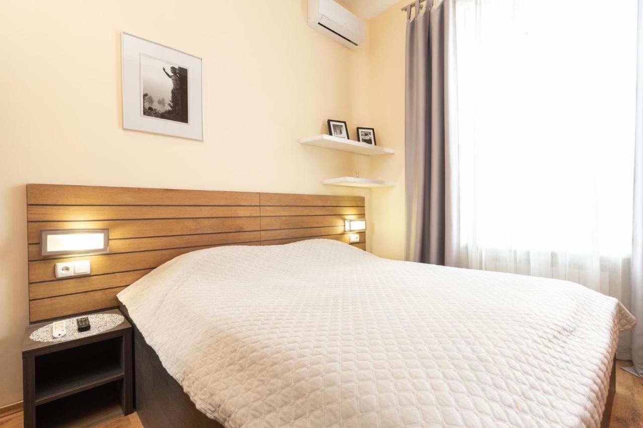 Appartement Goodrest On Deribasovska 19 à Odessa Extérieur photo