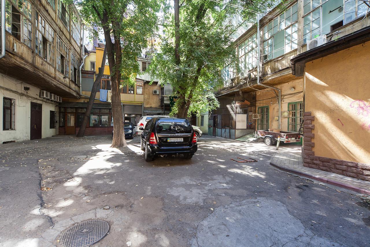 Appartement Goodrest On Deribasovska 19 à Odessa Extérieur photo